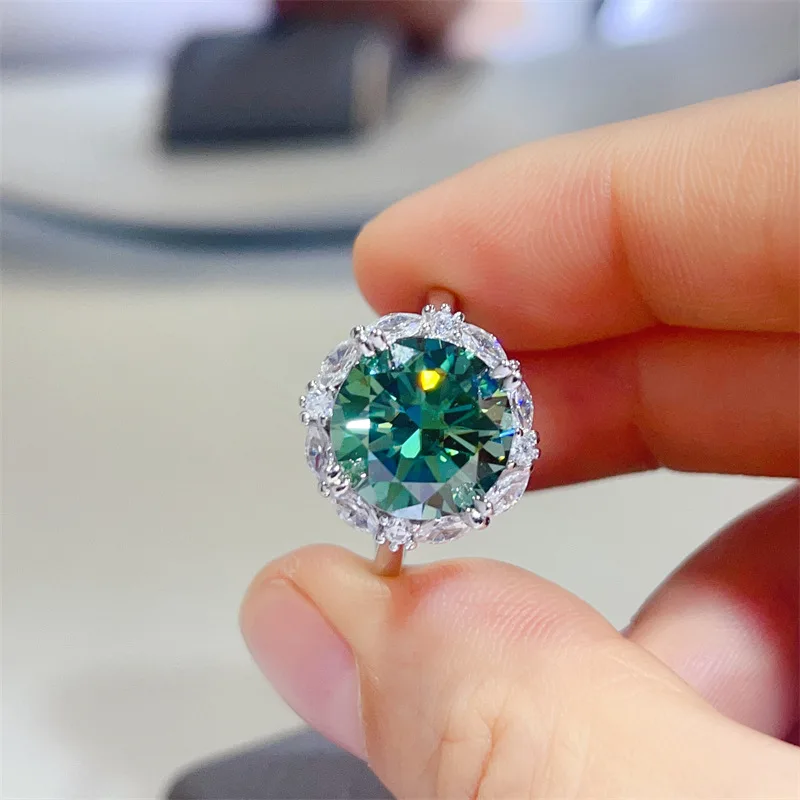 Elegant Green Charm Green Luxury Bezel Ring For Women 5ct Moissanite PT950 Platinum | Fresh green tone, elegant and noble