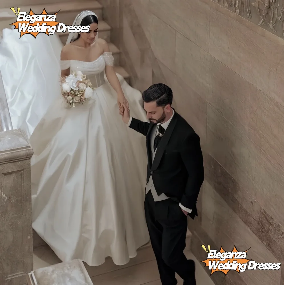 Customized Retro Shiny Wedding Dress Sexy Off Shoulder Tight corset A-line Princess Bridal Dress Shiny Fluffy Wedding  Dress