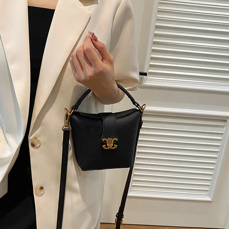 2025 وصول جديد! حقيبة دلو صغيرة بتصميم أنيق - خفيفة الوزن ومتعددة الاستخدامات على الكتف/حمل الجسم، جمالية صغيرة طازجة