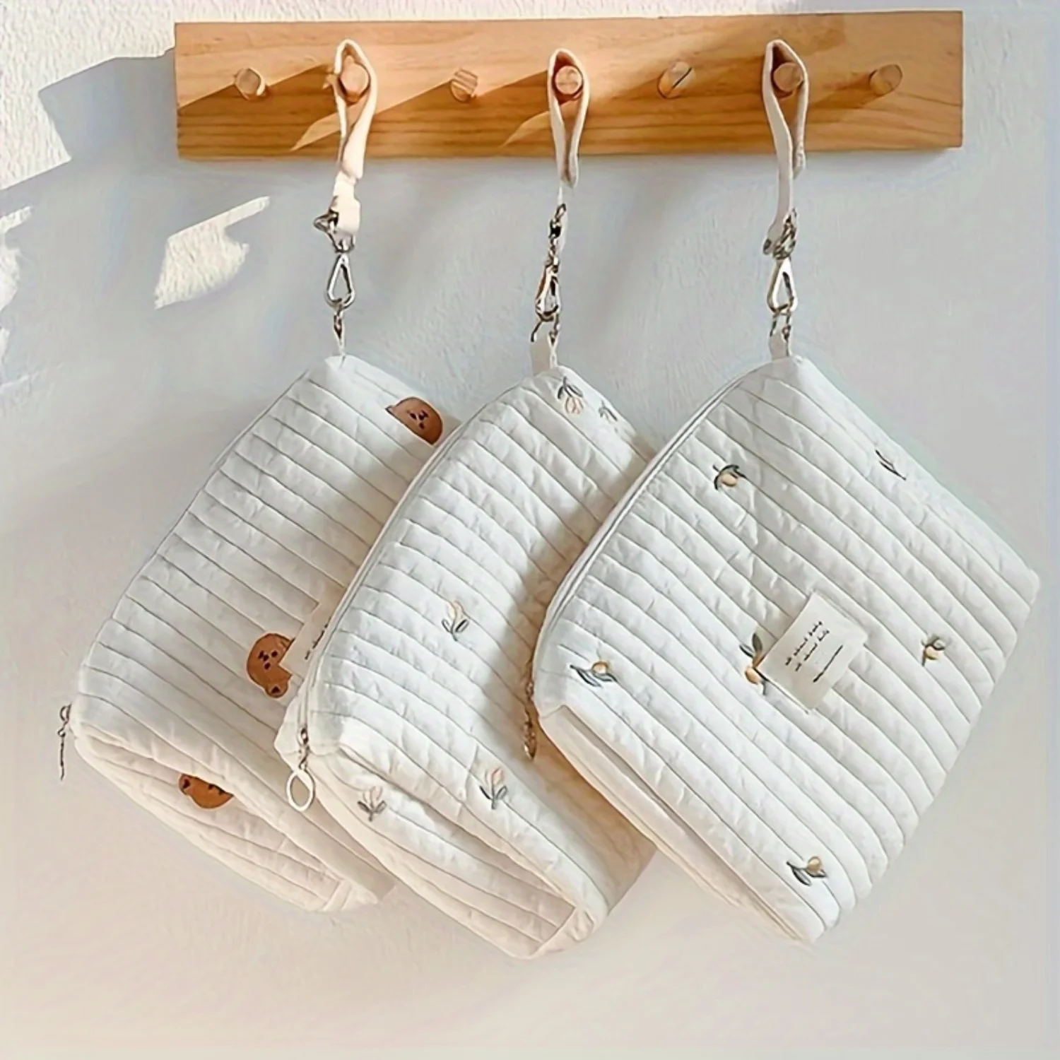 Stylish Stripe Diaper Bag with Wet/Dry Compartments – Portable & Versatile Nappy Organizer for Smart Parents - Stay Organized