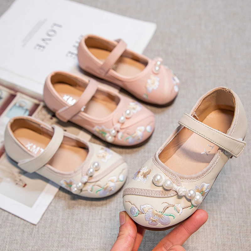 Toddler Girls Floral Embroidered Leather Shoes with Beaded 2026 New Spring Kid Dress Shoes Soft Sole Ethnic Style Party Footwear