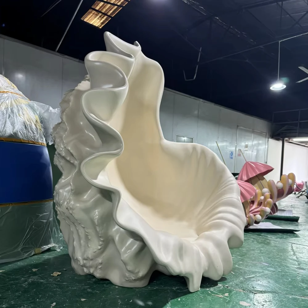 Custom Art Furniture Giant Conch Shape Fiberglass Leisure Chair Luxury Art Sculpture Armchair for Indoor Seaside Resort Aquarium
