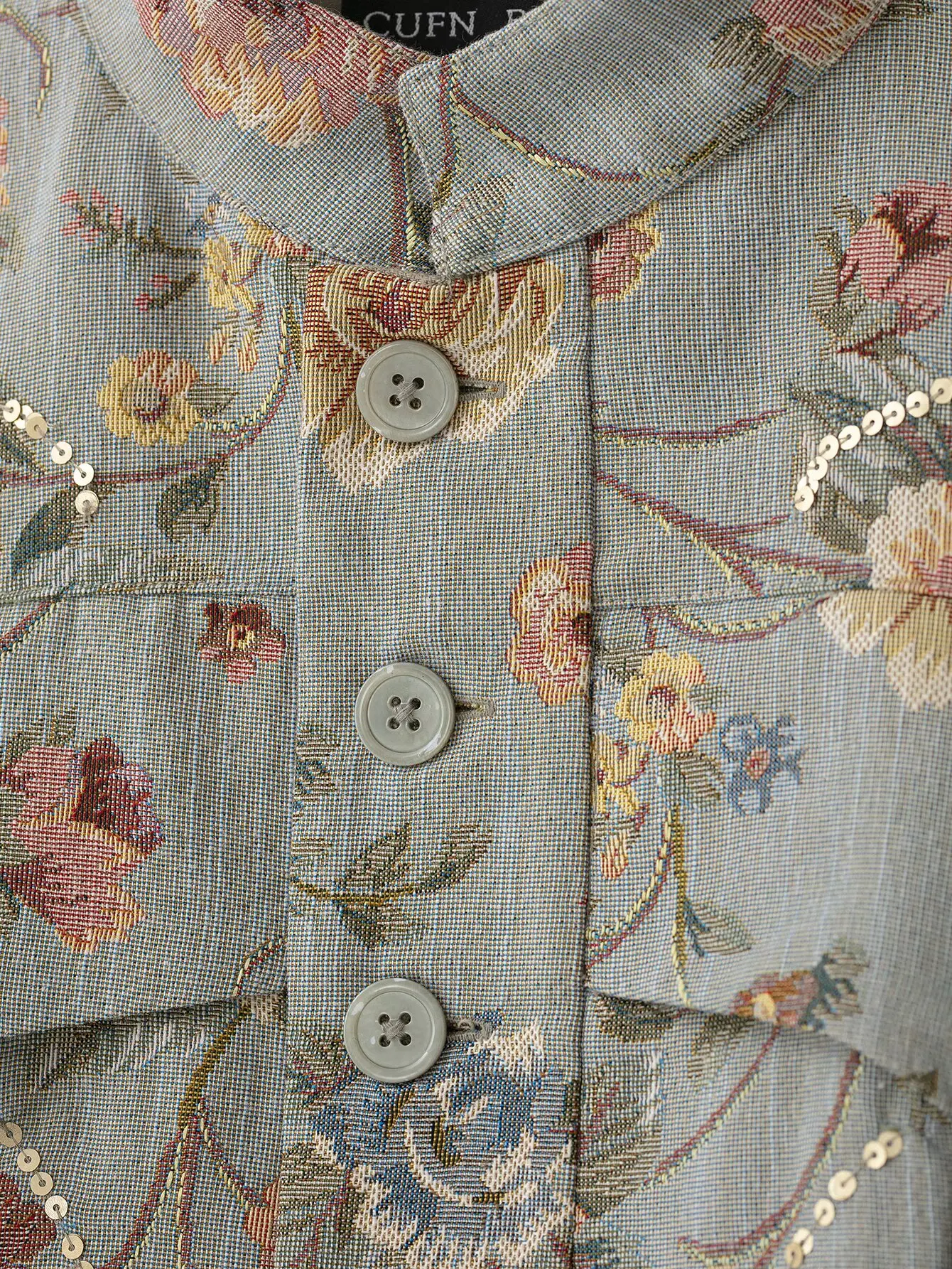 TFMLN 2026 Damen Pailletten-Blumenjacke Stehkragen Knopfleiste Vorne Elegante Lässige Oberbekleidung Mode Neue Schlanke Passform Bedruckter Kurzer Mantel – Detail 4
