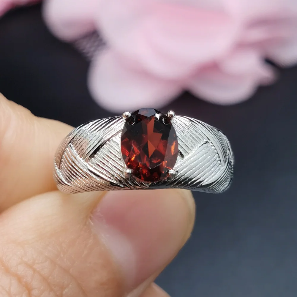 

1ct VVS Grade Natural Garnet Ring 6mm*8mm Mozambican Garnet Jewelry 925 Silver Gemstone Ring for Daily Wear