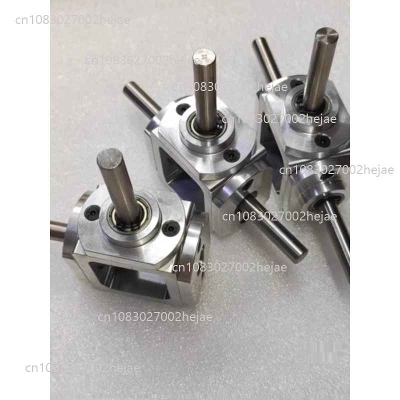 

The 1T type cross commutator shaft diameter 8-angle transmission gearbox with bevel gear reduction gearbox is rotating