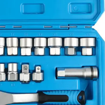 17-Piece Ratchet Socket Wrench Set: 13 Sockets 10-24mm 19mm Ratchet 19mm Extension 3/8in & 1/2in Drive Adapters