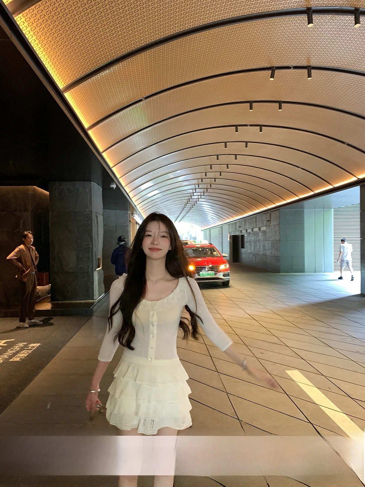 

Вязаный свитер YOLI Zhang Yuli с цветочным узором для женщин, приталенный, в стиле Pure Desire, осенний модный топ бежевого цвета