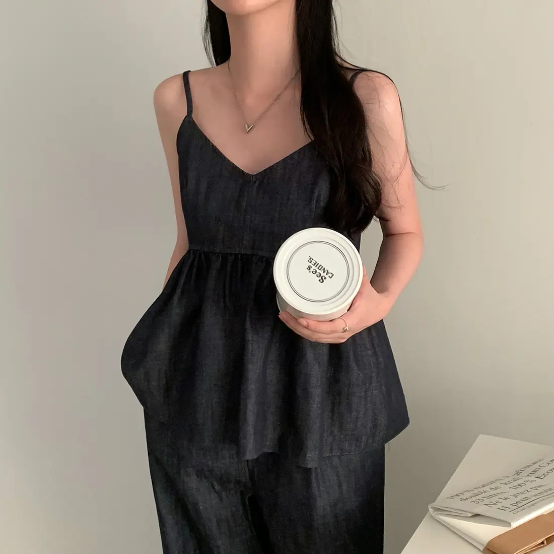 

Шикарный джинсовый топ с v-образным вырезом в стиле ретро, широкие брюки с высокой талией, комплект из двух предметов, модная универсальная женская одежда, ансамбль