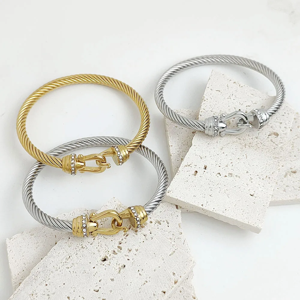 

French horseshoe fashion bracelet, stainless steel gold-plated bracelet, high-quality waterproof jewelry