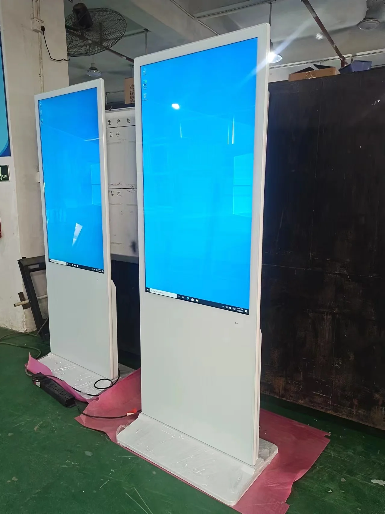 49 Inch Indoor Lcd-Scherm Touchscreen Kiosk 1920X1080 2K Android Display Vloer Staande Digitale Bewegwijzering