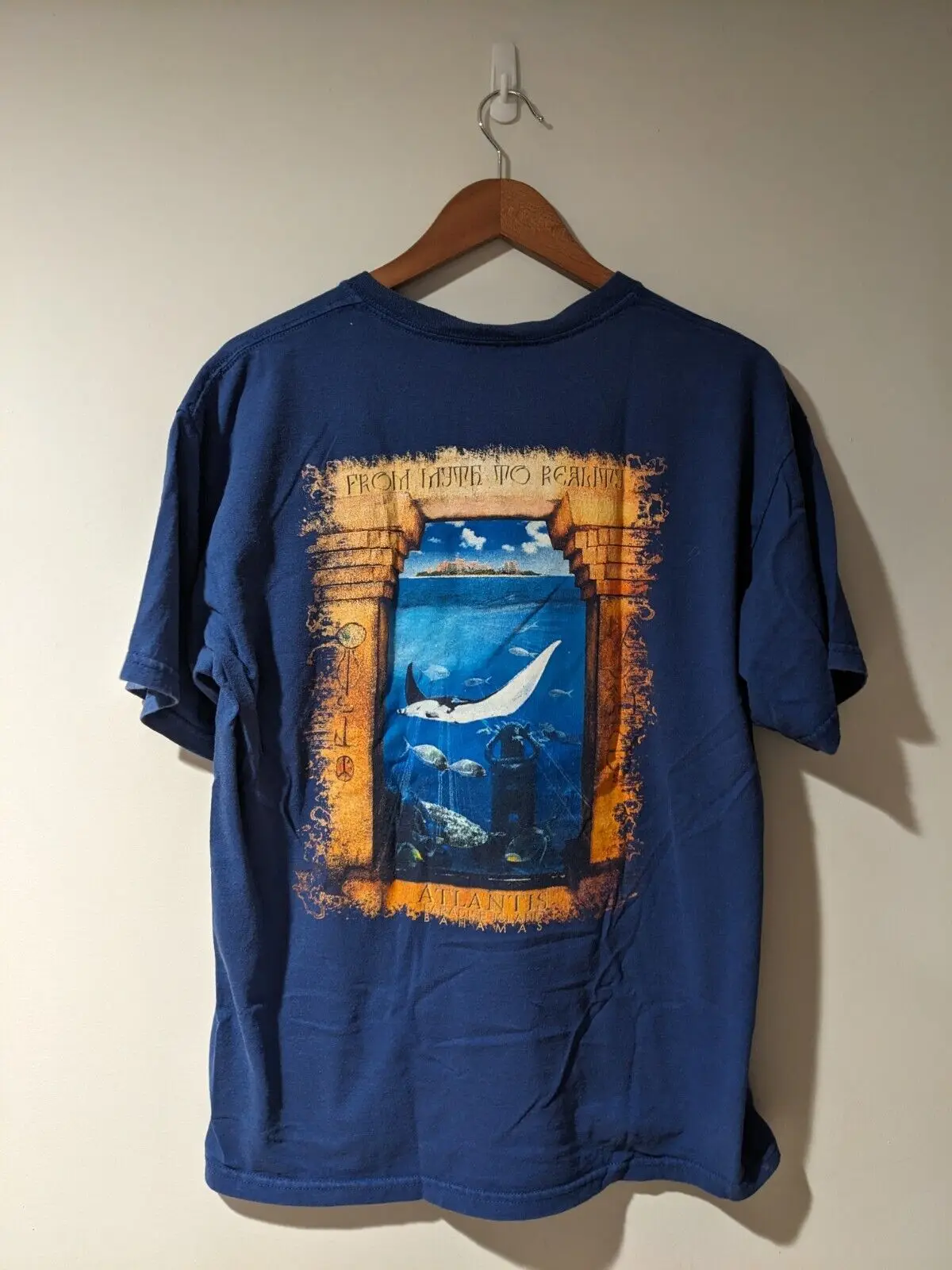 Vintage Y2K Atlantis Paradise Island Stingray Animal Nature Blue Large T-Shirt