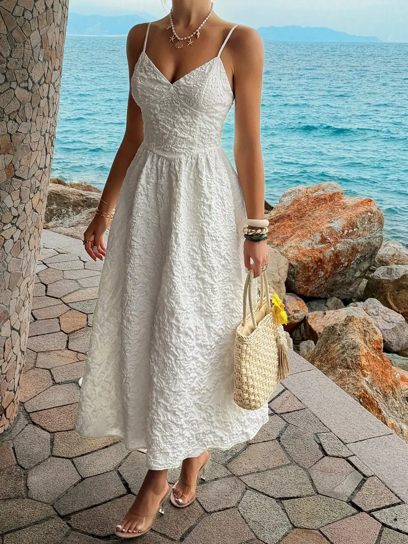 

Женское элегантное платье миди с текстурным жаккардовым узором, V-образным вырезом, тонкими бретелями, подчеркивающее талию, расклешенное, для весны и лета