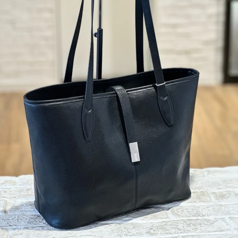 

Retro Niche Vegetable Tanned Leather Tote Bag 2026 New Large-capacity Commuting Leather Single Shoulder Messenger Large Bag