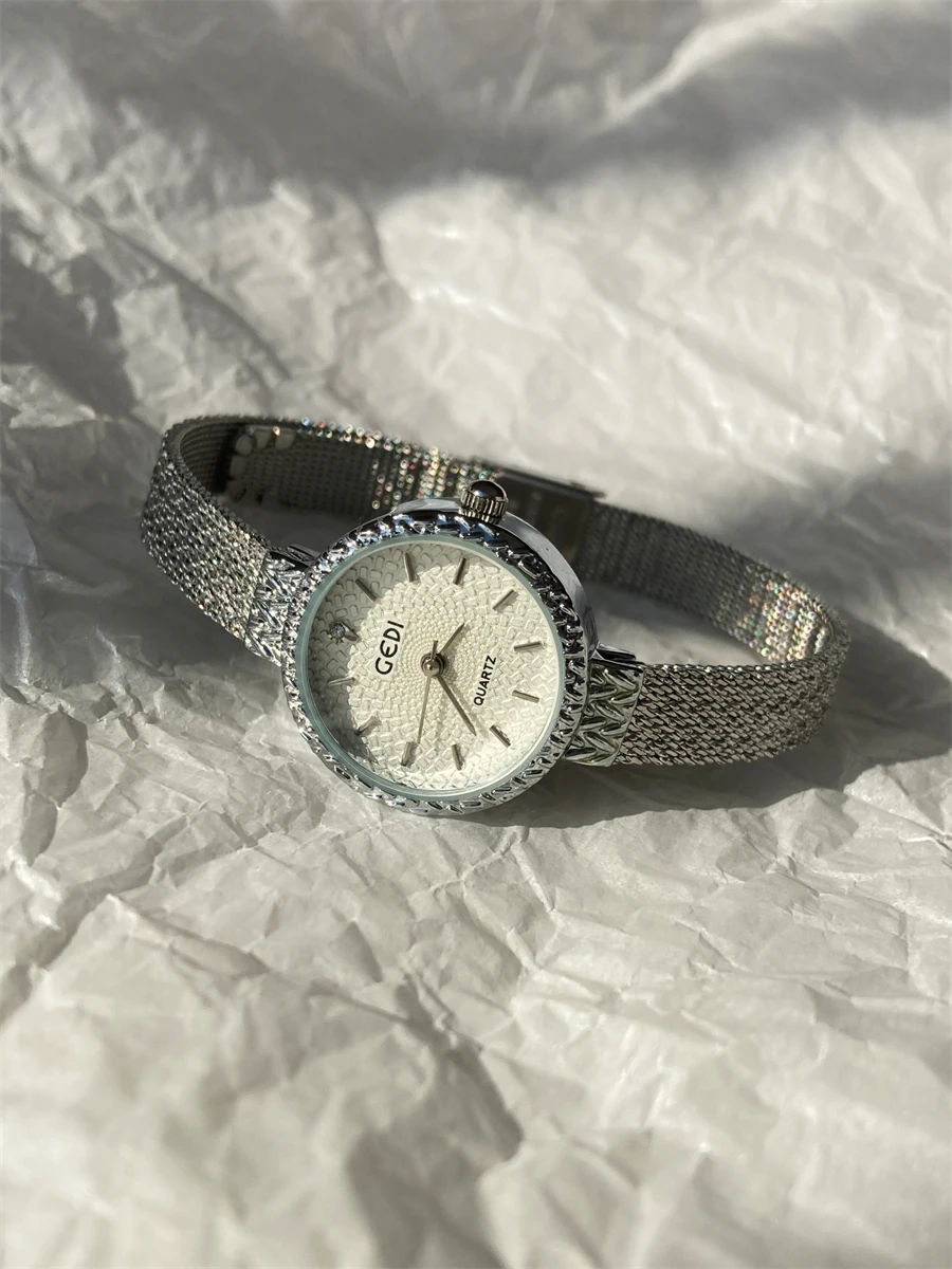 Jam tangan wanita mewah asli Starry sky, jam tangan wanita gaya Prancis mewah ringan, gaya Prancis, mode kelas atas, jam tangan kuarsa bertemperamen