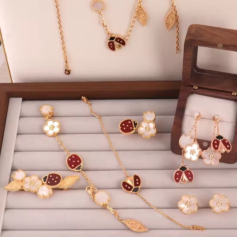 V & A 럭키 봄 무당 벌레 럭셔리 브랜드 달콤한 목걸이 반지 귀걸이 팔찌 세트
