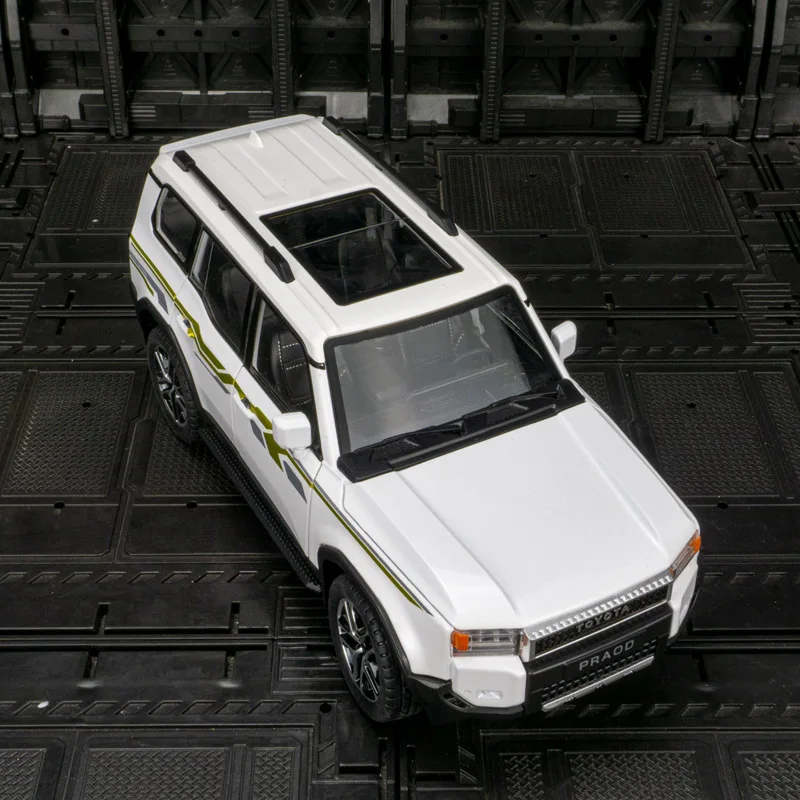 

1:24 Toyota Prado LC250 off-road vehicle alloy model car ornament sound and light steering children's toy car gift