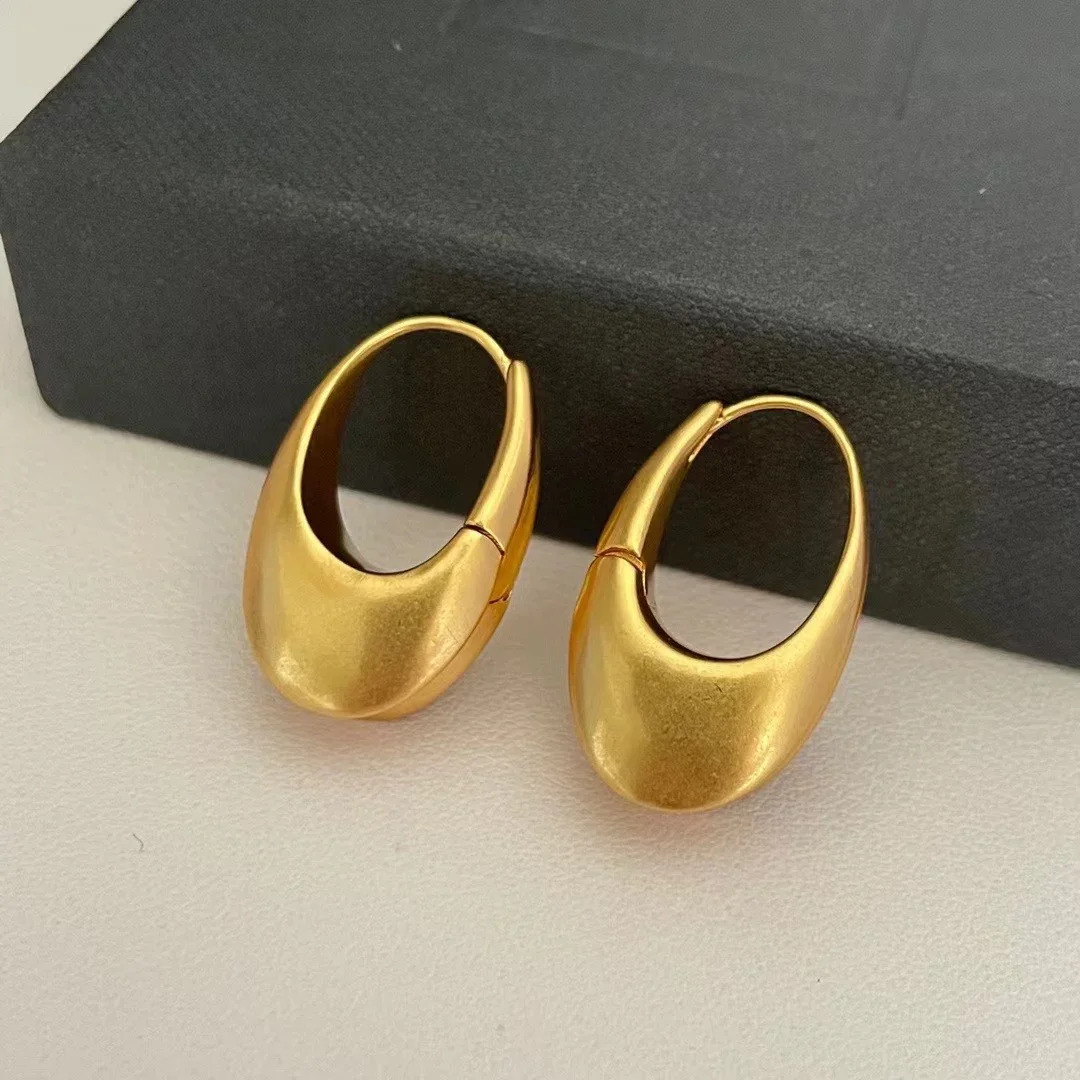 

European and American fashion personality high quality retro style metal earrings