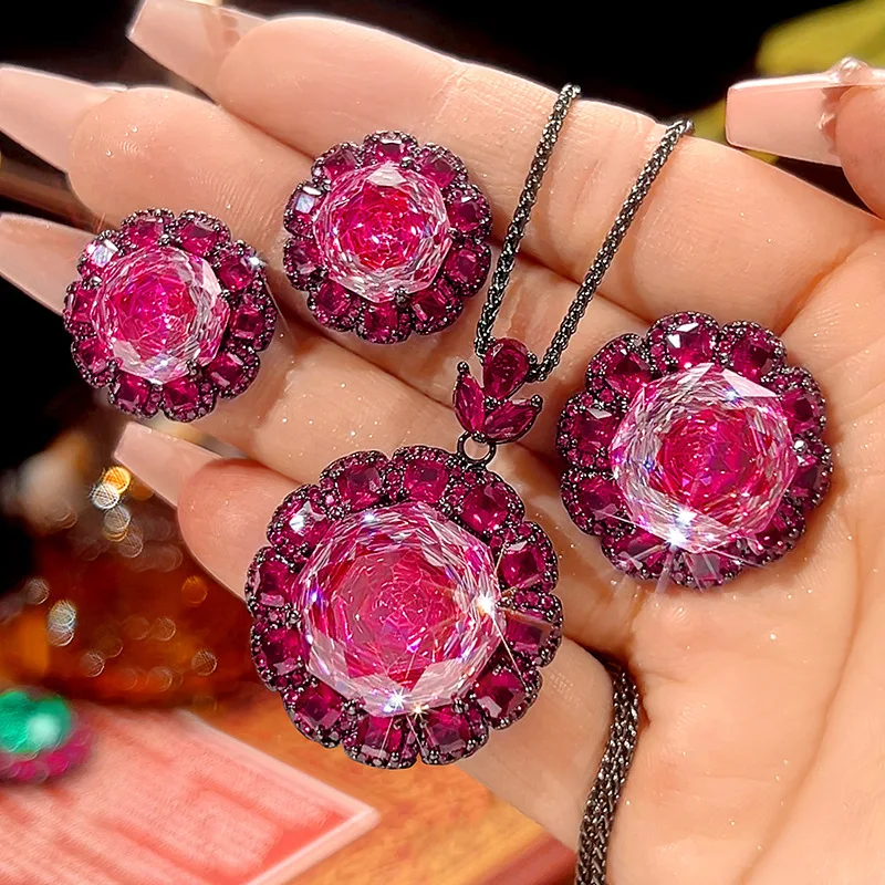 

Jewelry set with gold-plated rose red gemstones, main stone size 18-16mm, gives a high-end feel