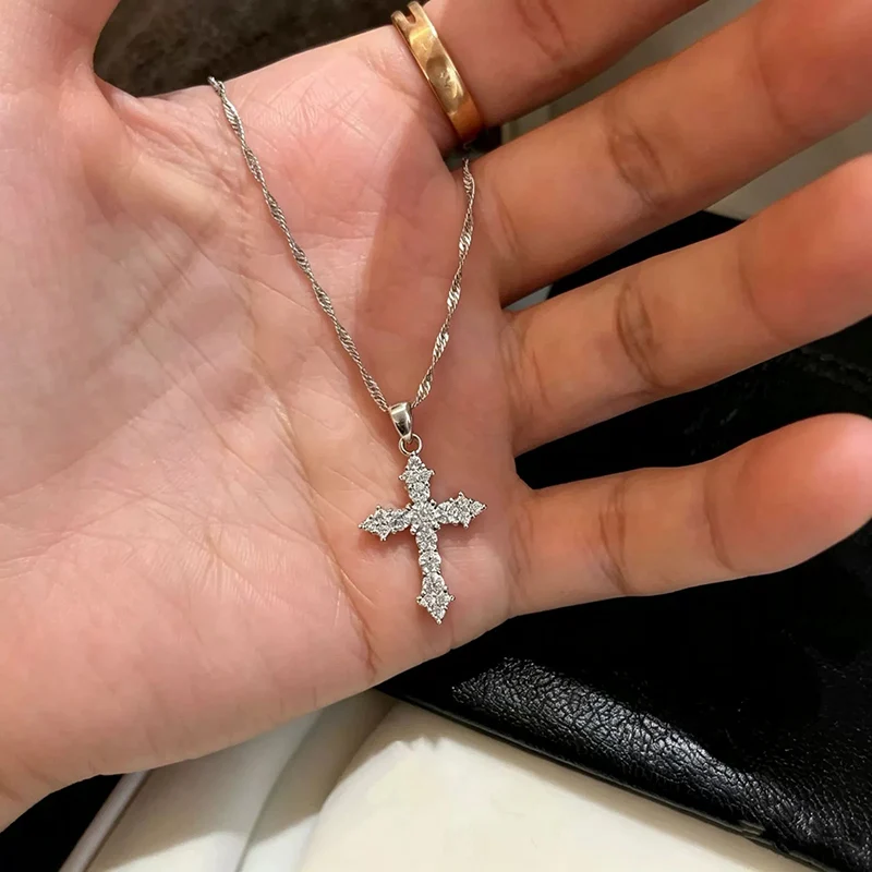 Super Flash Cross Necklace for Women Light Luxury High Grade Clavicle Chain Fashion and Versatile Zircon Geometry Necklaces