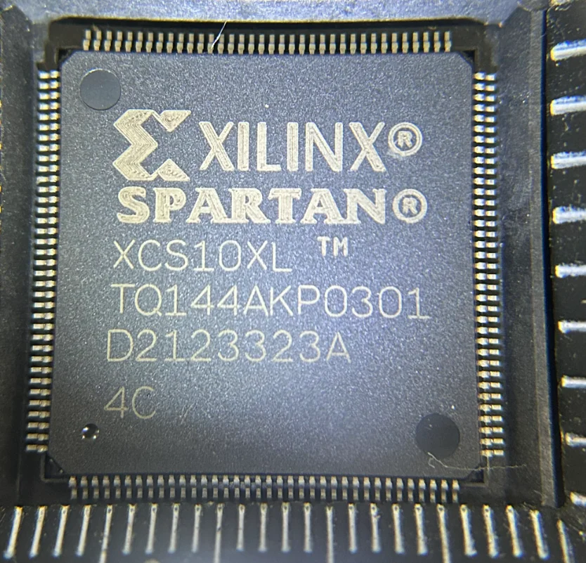 XCS10XL-4TQ144C TQFP-144 Original, 100% Nova Qualidade, 1 Pc