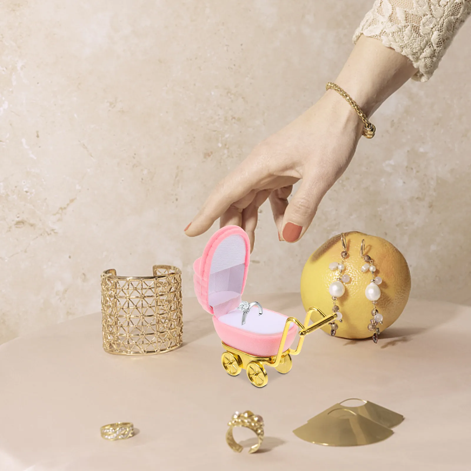 

Small Exquisite Jewelry Storage Box Travel Jewelry Case Portable Ring Necklace Organizer Cartoon Style Elegant Gift for Women