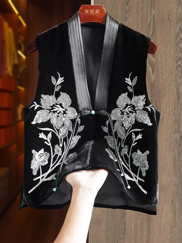 

New Chinese Style women's Vest With Embroidery National Style button-up Top Embroidery Qipao Vest Black Velet Vest