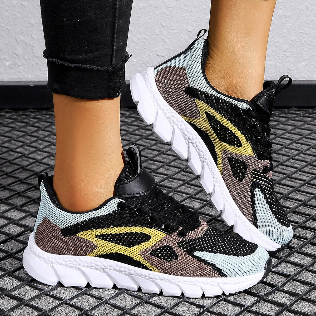 

Men Women Spring and Autumn Breathable Running Shoes Casual Comfortable Soft Bottom Outdoor Large Size Outing Shoes