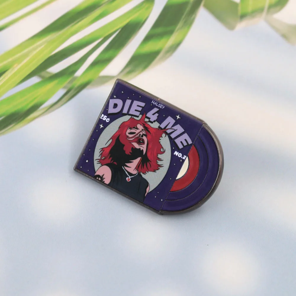Halsey-Die 4 Me Emaille-Pin Musik-Sängerin Album-Cover Brosche Comic-Stil Rote Haare Mädchen Abzeichen Pop-Art Anstecknadeln Schmuck Geschenk – Detail 7