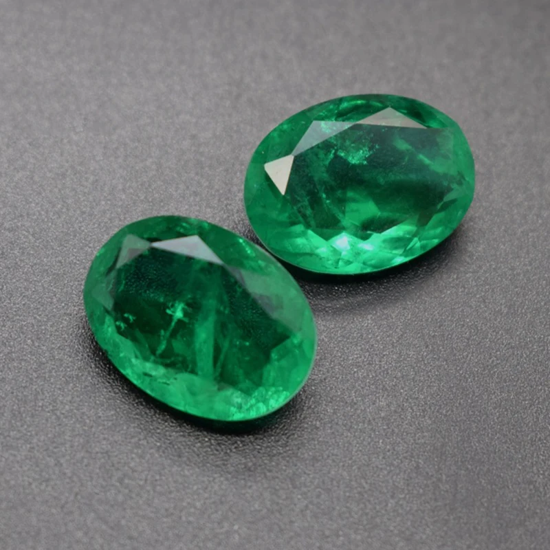 Émeraudes colombiennes simulées, taille ovale facettée, pierres précieuses en vrac, avec les mêmes inclusions et abrasions naturelles, pour la fabrication de bijoux