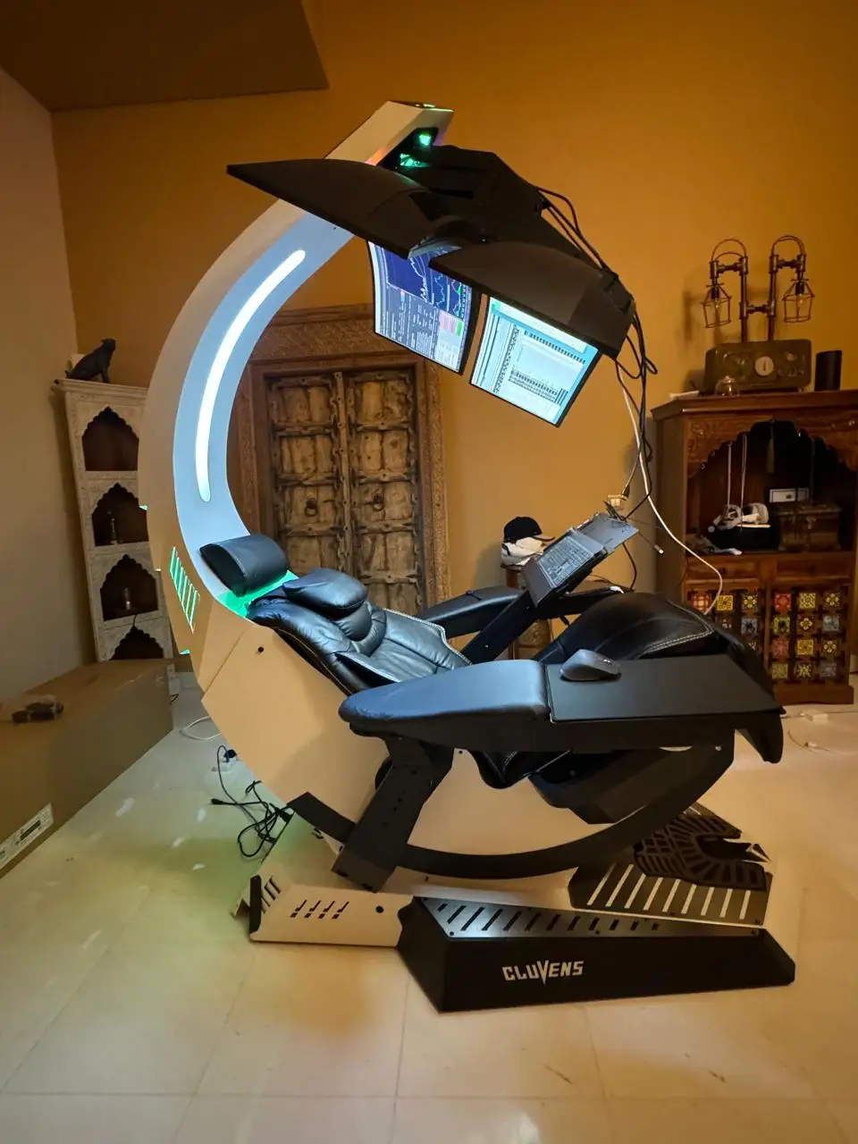 Cluvens Manticore Leather Seat High Back Comfortable Recline Workstation  zero Gravity Cockpit Computer Cockpit with Massage