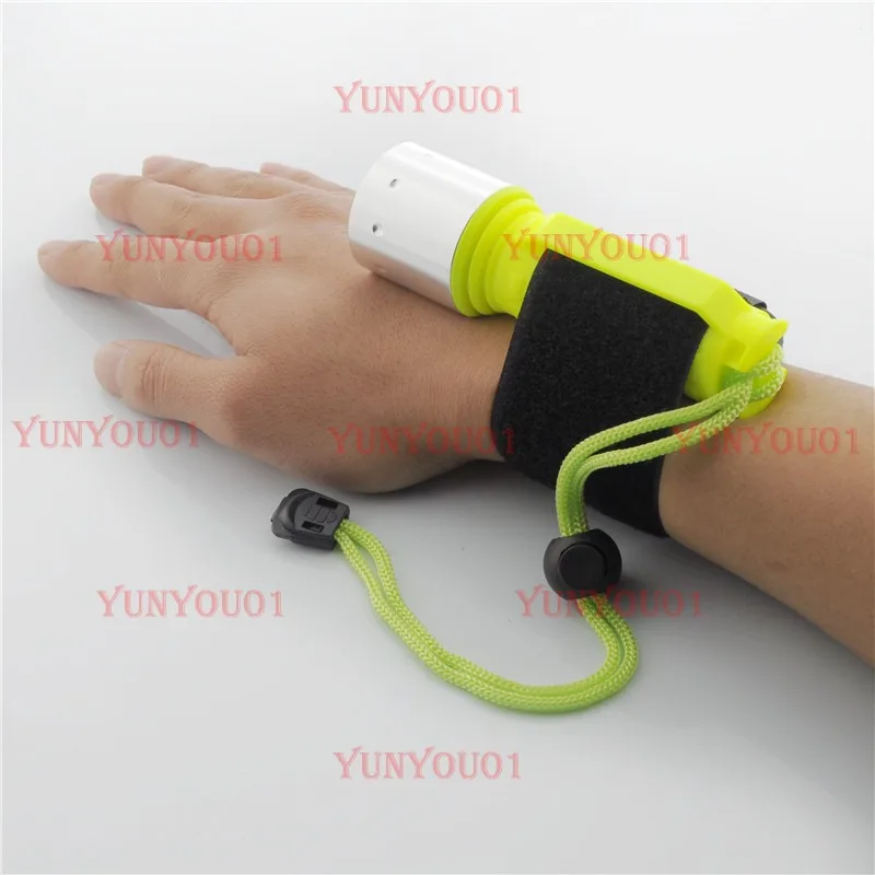 T6 Professional Diving Light Underwater Work Light Strong Light Flashlight Plastic Full Waterproof Flashlight New Model