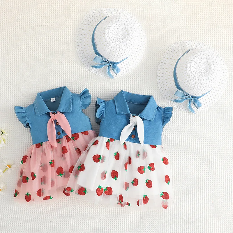 Baby-Mädchen-Kleid Sommer Baumwolle Denim Erdbeer-Mesh Kleine Flügelärmel Mädchenkleider Niedliche Lässige Strand-Babykleidung