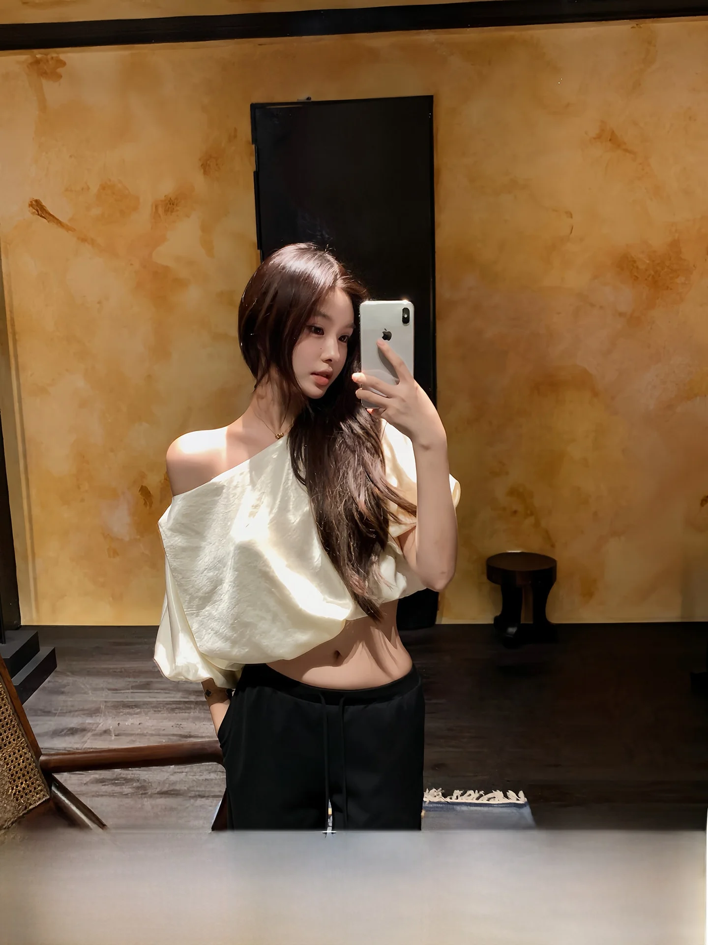 

Корейская летняя женская футболка свободного кроя из жемчужного атласа с коротким рукавом-фонариком, повседневный топ из полиэстера