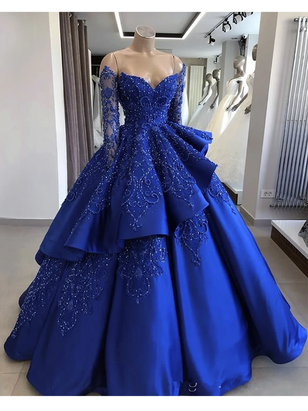 

2023 Royal Blue Quinceanera Dresses Vintage Ball Gown Off Shoulder Long Sleeves Bead Sequined Vestidos De 15 Anos Layer Elegant