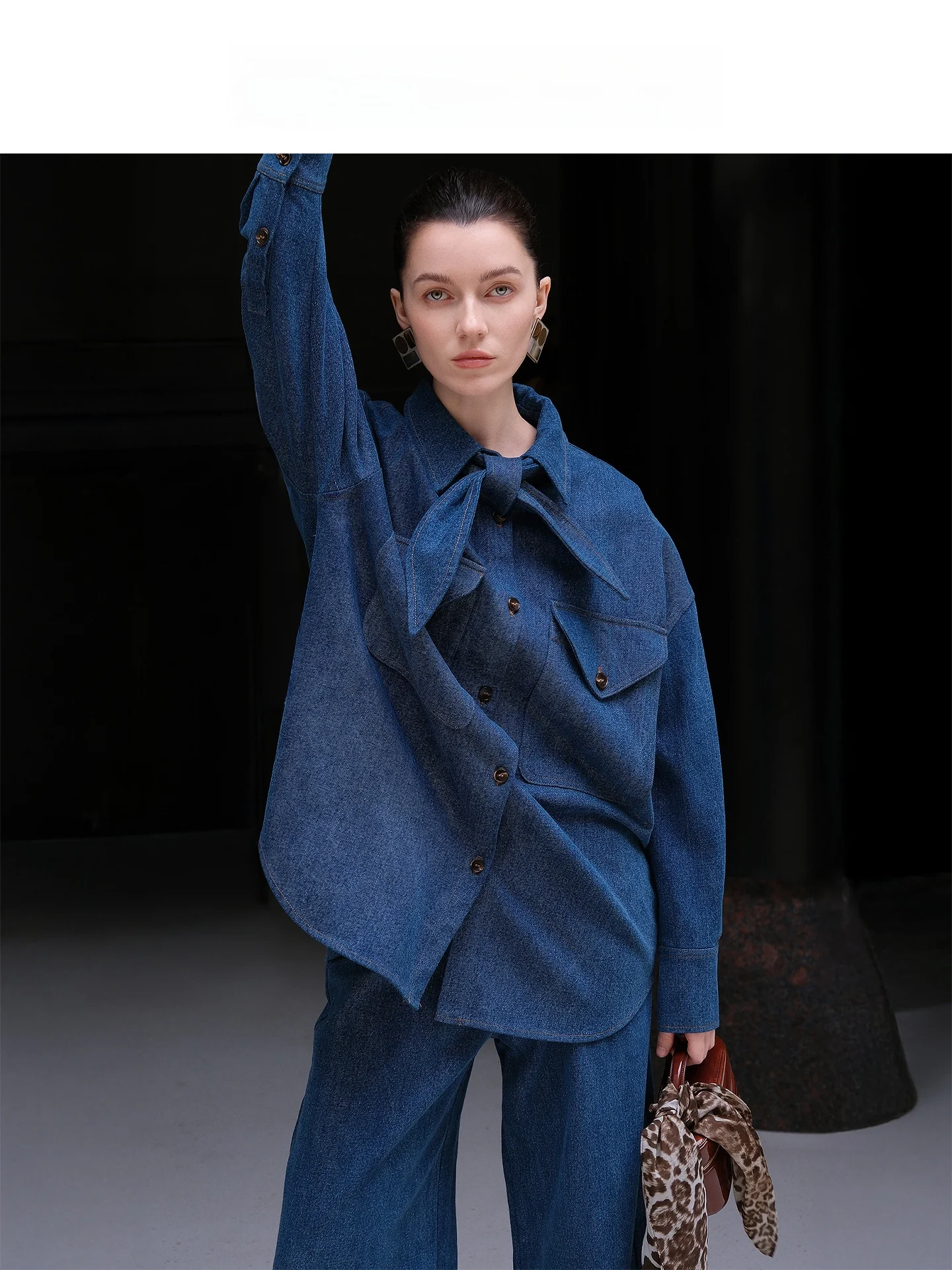 

Джинсовая рубашка Audrey Wang Design в винтажном стиле, синяя, женская, весна 2026, новая, свободного кроя, с длинным рукавом, повседневная верхняя одежда