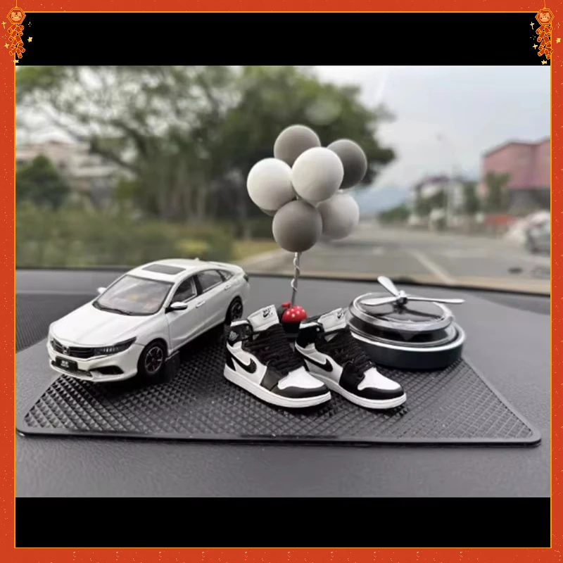 Diecast Alloy 1:43 Scale 2021 Dongfeng Honda ENVIX Car White Simulation Car Model Console Car Boy Souvenir Toy