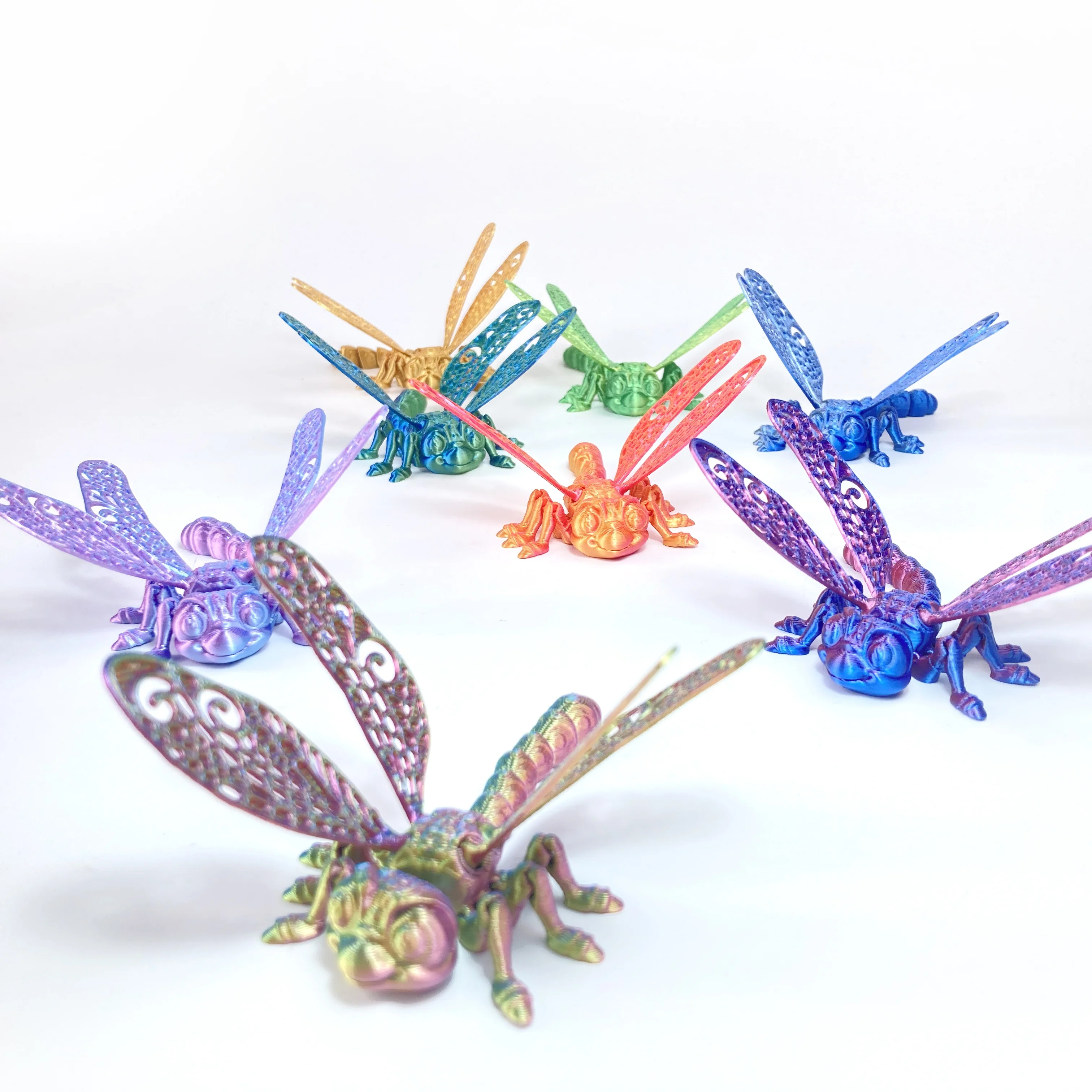 اليعسوب ثلاثية الأبعاد بمفاصل متحركة، ديكور مريح متعدد الألوان للمنزل والمكتب - هدايا مثالية للحفلات أو هدية إبداعية، Dragonflie