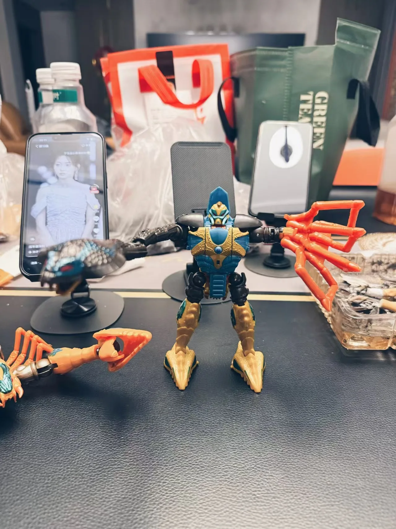 

New in stock Hasbro Transformers Super Warriors Tianzun Generation Enhanced D-Class Quick Knife Warrior Toy Figure Model Collect