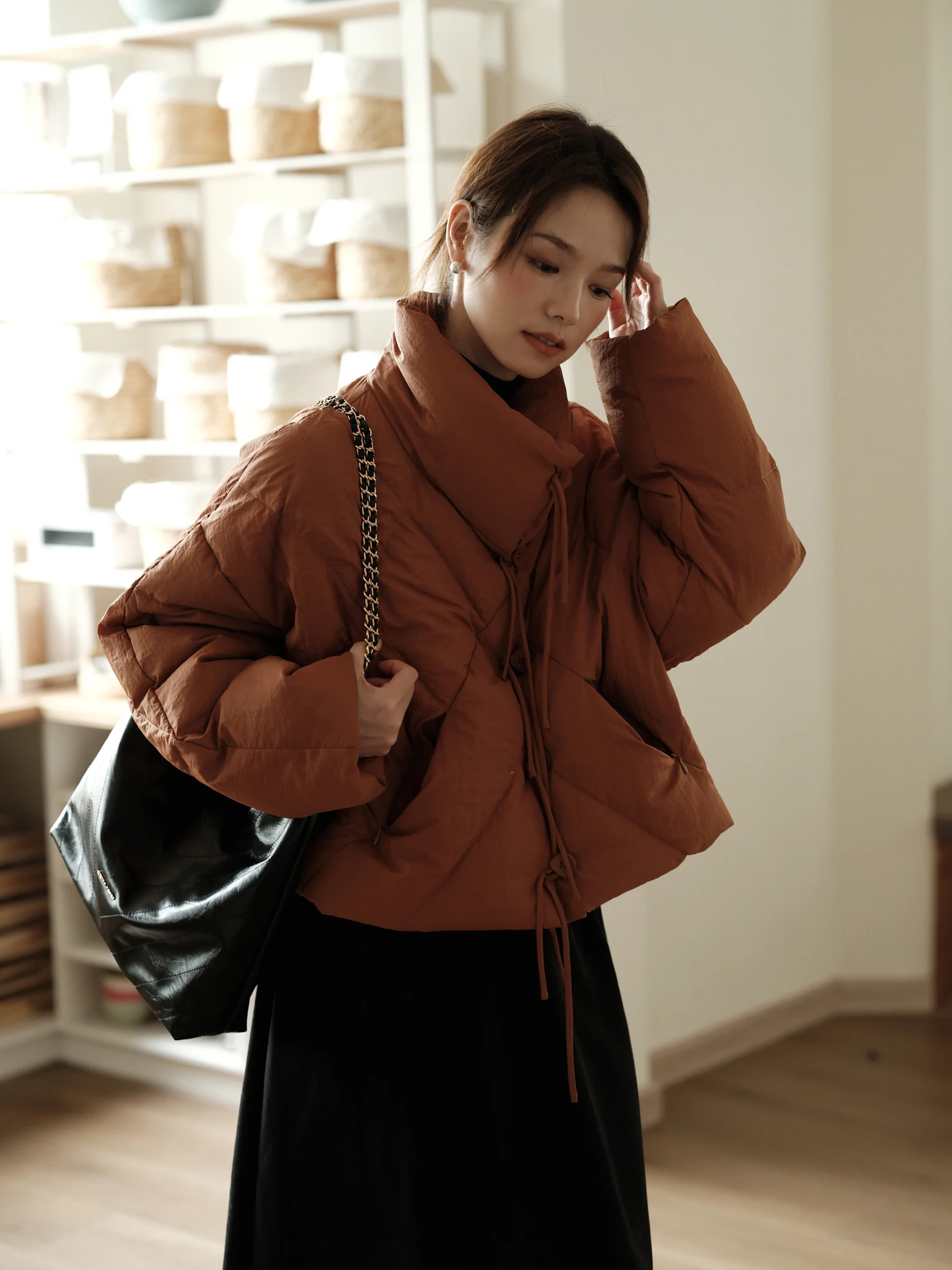 

Женский пуховик карамельного цвета с высоким воротником Thiened Jaet MIXABO Winter Faion Верхняя одежда Bread Coat Design Sense