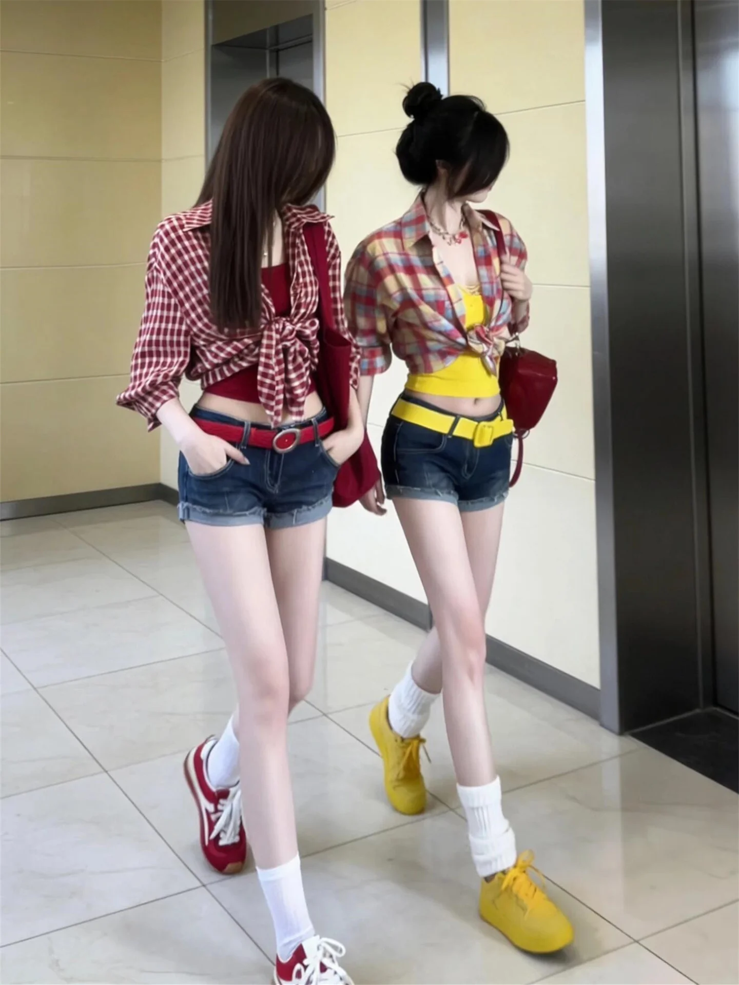 

Американские джинсовые шорты с низкой талией и отворотами, синие, облегающие, женские, летние, укороченные, универсальные, с эффектом потертости, хит продаж