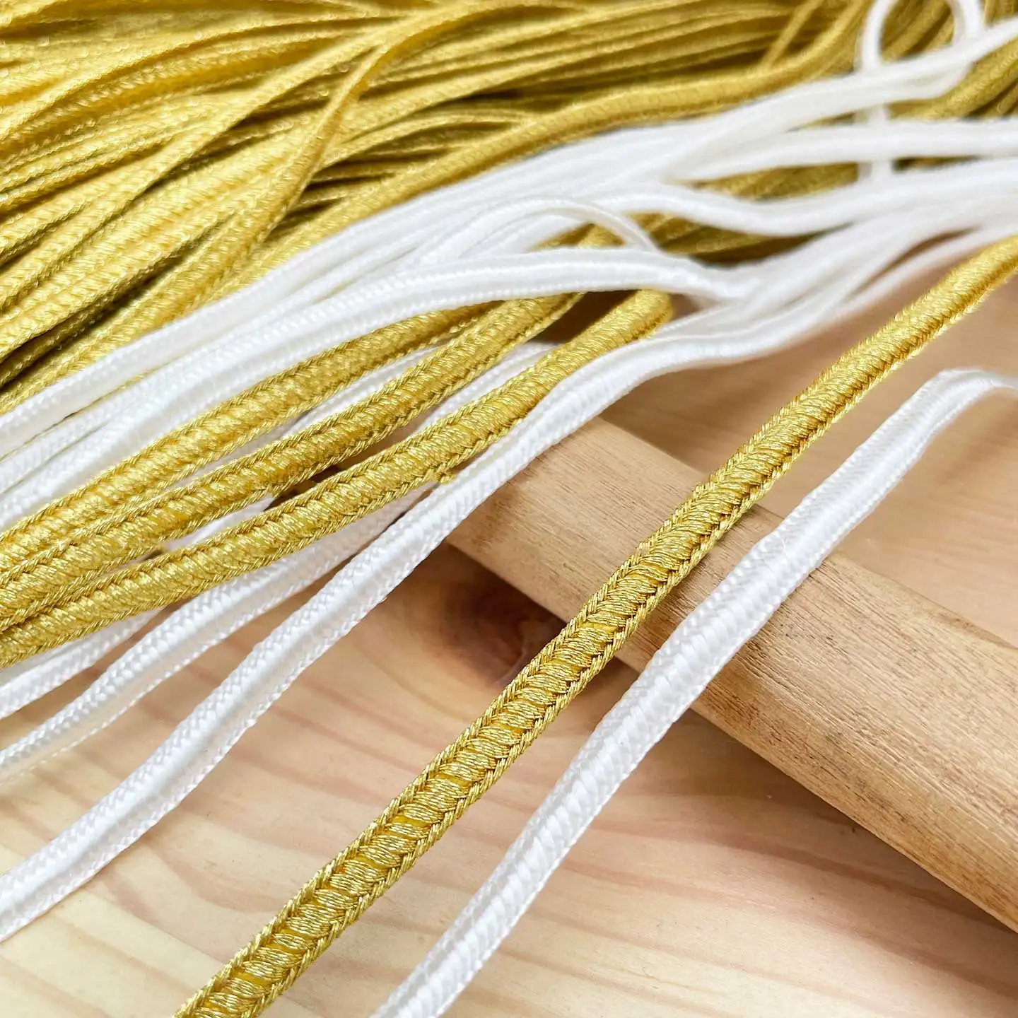 

4mm Nylon Embossed Ribbon with Gold and White Chinese Style for Cheongsam, Buckle Material, Gift Wrapping Rope