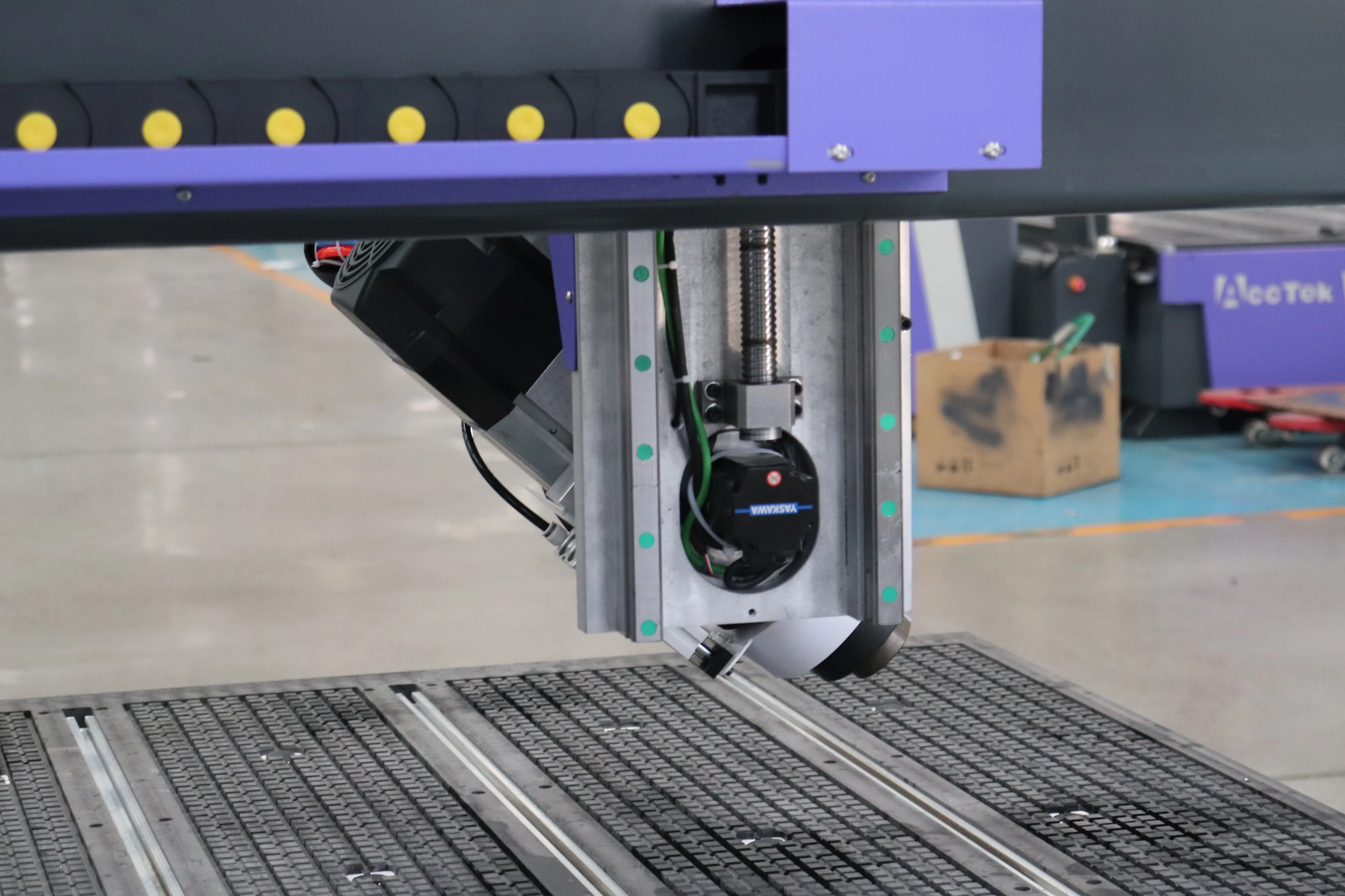 Enrutador Cnc de madera ATC 1325 de 4x8 pies, máquina de carpintería con cambiador de herramientas Atc, fabricación de puertas de armarios de cocina 3d para muebles de madera