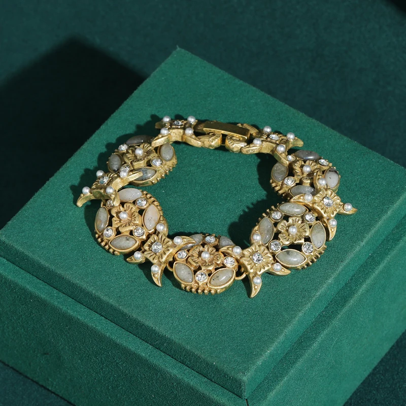 

Vintage Flower Bracelets Natural Stone Antique Rhinestone Elegant Classic Retro Festival Gifts Accessories Luxury 2026 Valentine