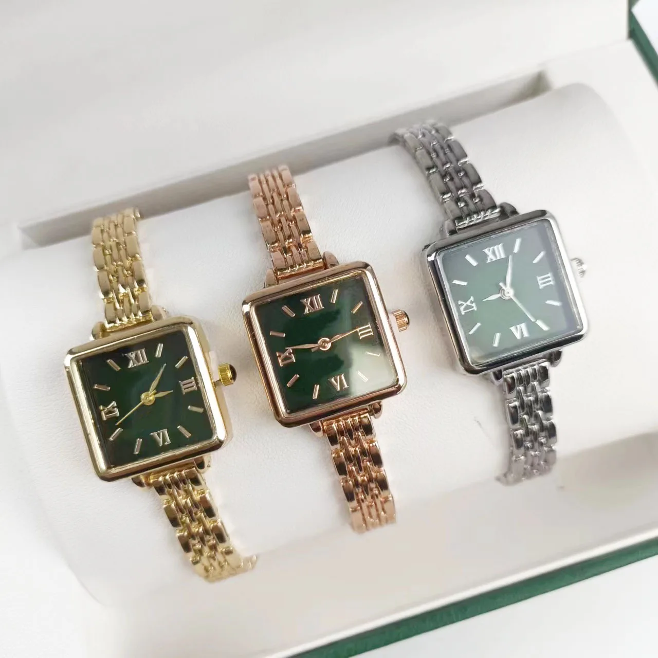 

Light luxury simple watch Square women's quartz watch fashion set small green watch