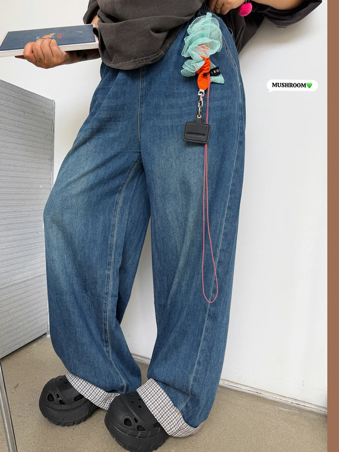 

Джинсы Miss Mushroom Head 2026: Новинка, Ретро-стиль, Универсальные, Повседневные, Модные, Темно-синие, С отворотами, Тонкие, Из денима, Женские, Трендовые, Прямого кроя