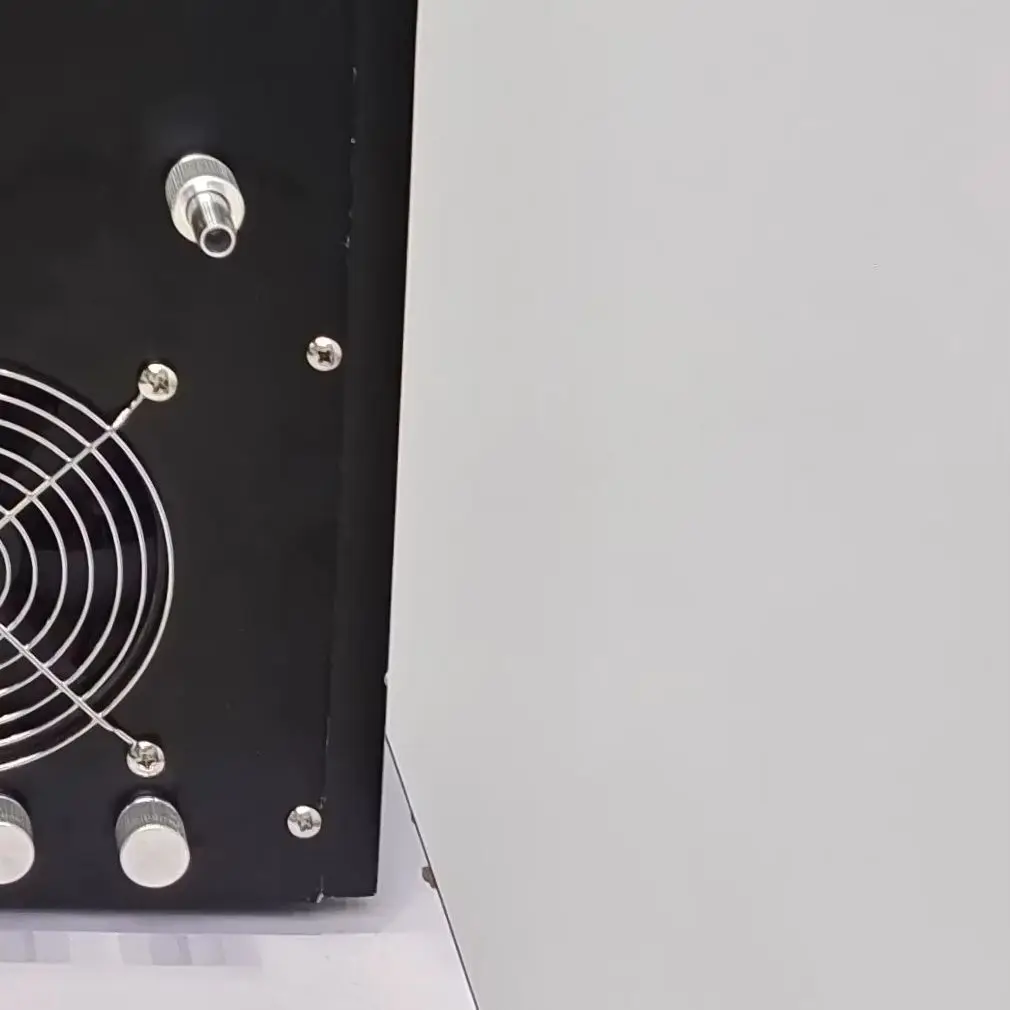 

2026 Professional Soprano DiodeIce Titanium Cooling Head Painless Permanent Hair Removal Machine 4000W CE Approved 4 Waves