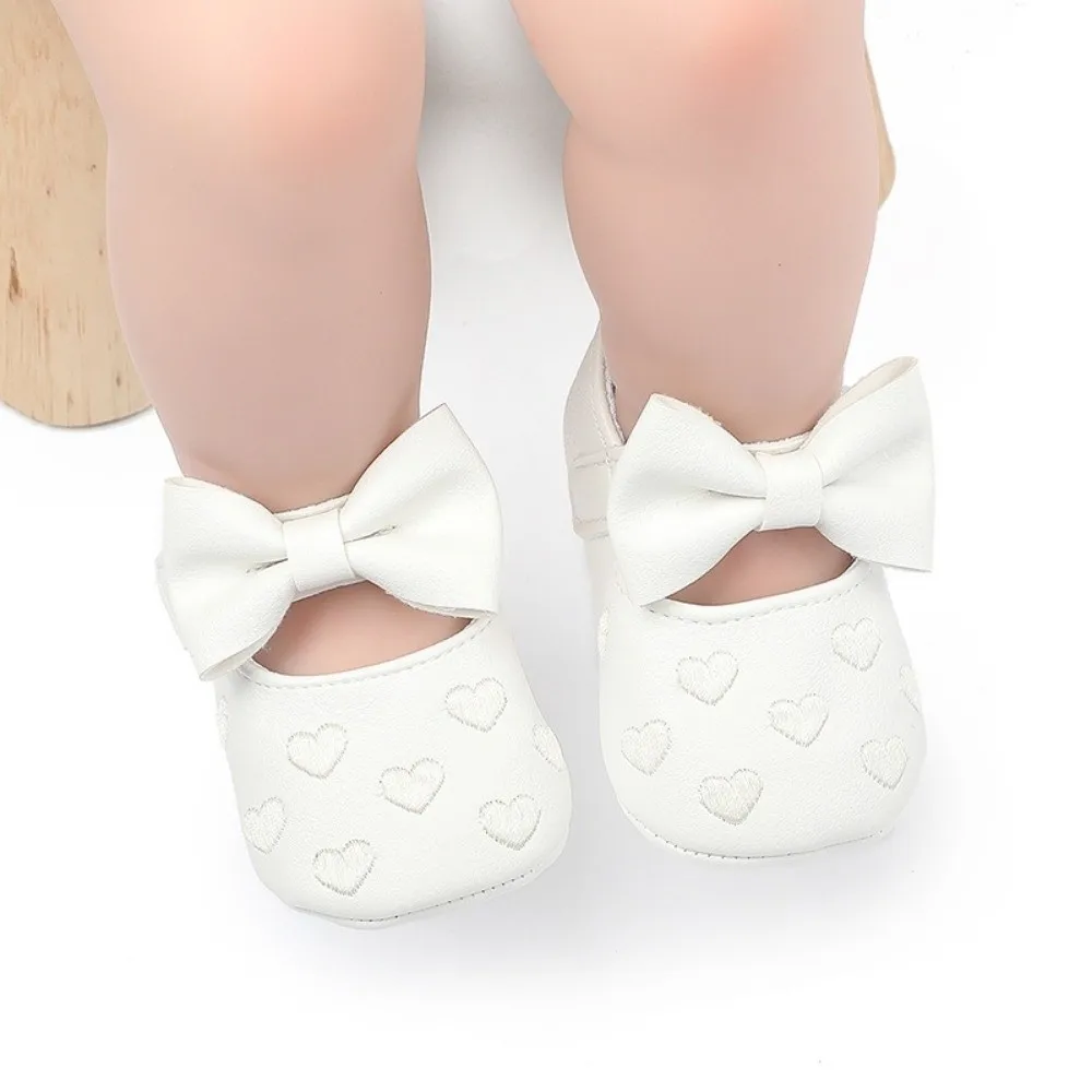 

Non-slip Leather Baby Shoes Love Bow Cute Appearance Newborn First Walkers Multicolor Soft Material Crib Shoes Toddler Girls