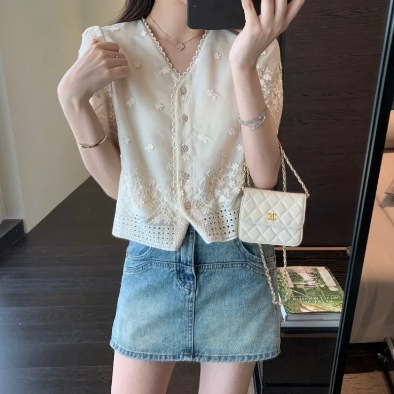 

Женские летние модные однотонные рубашки с v-образным вырезом и вышивкой, женские милые универсальные трендовые топы с пышными рукавами