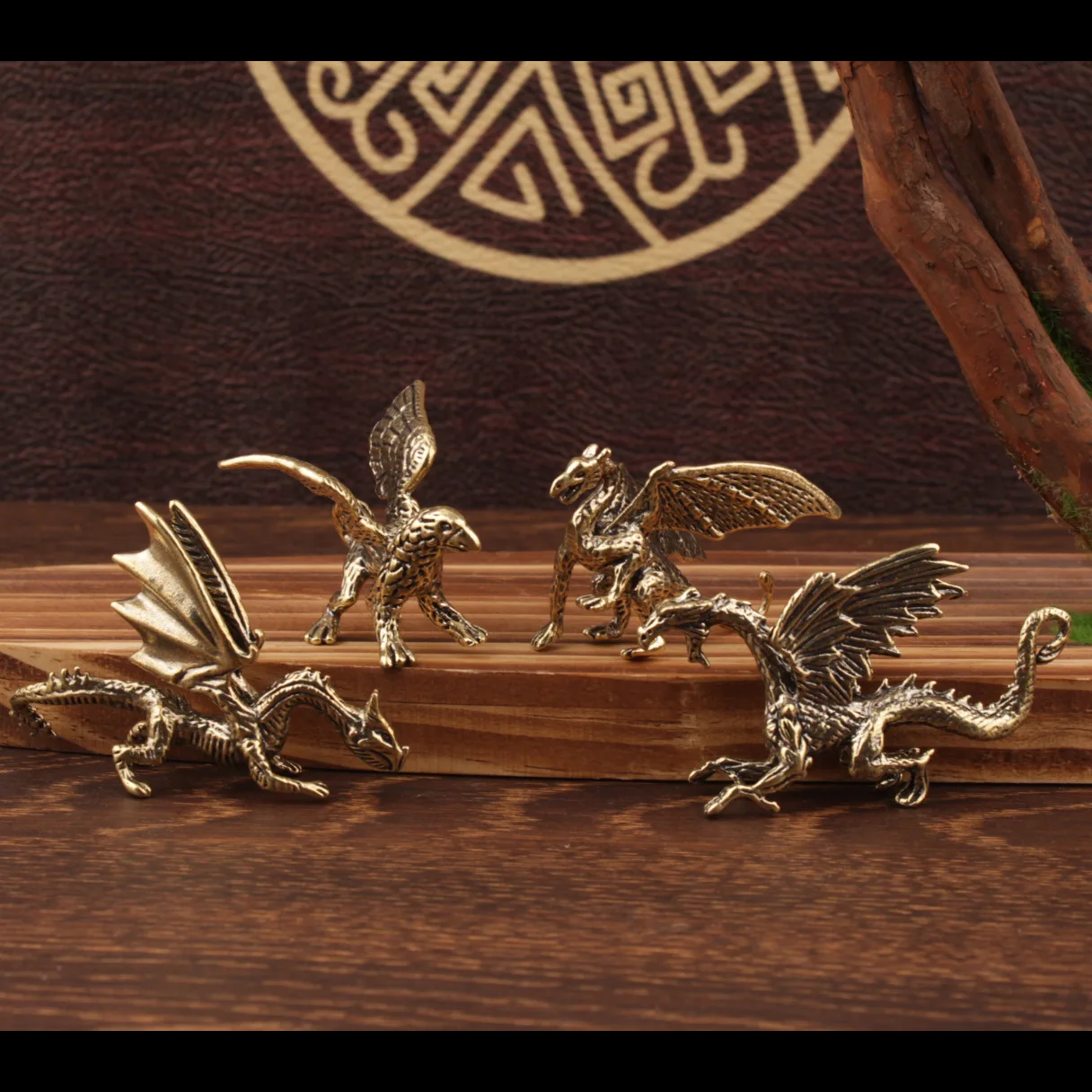 

Distressed Solid Brass Pterosaur Dragon Figurine Desktop Decor European Mythology Griffin Statue Vintage Home Feng Shui Decor