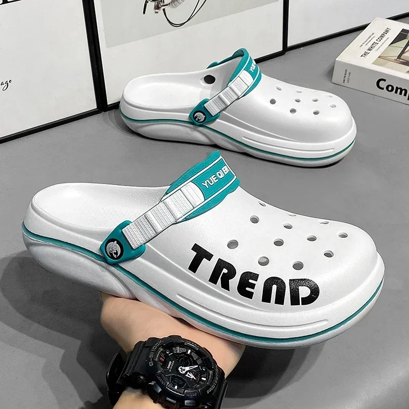

2025 Designer Summer Men Sandals Light EVA Men's Casual Hole Shoes Clogs Lovers Mules Garden Outdoor Male Beach Flat Slippers